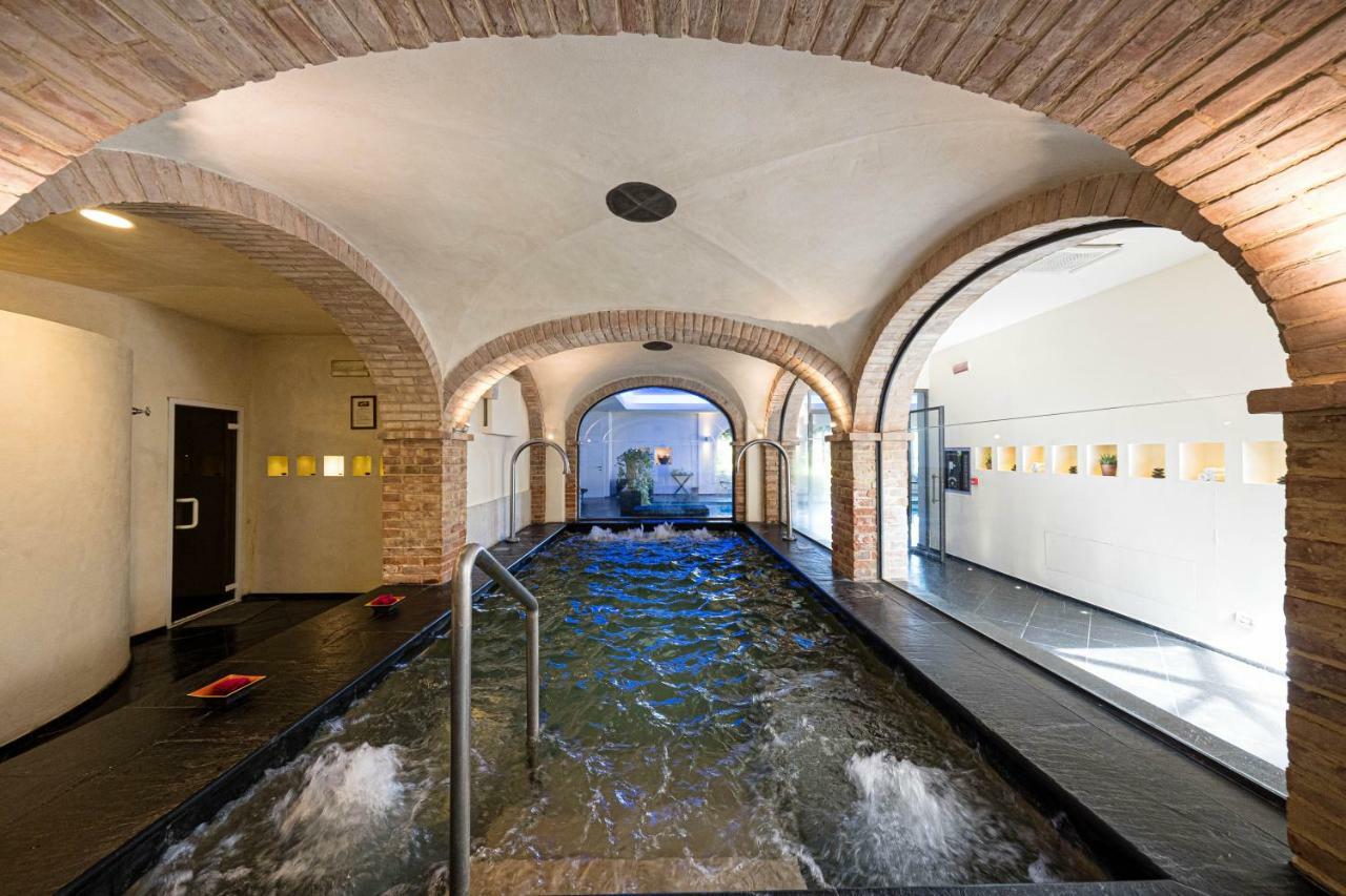 L'Andana Tenuta La Badiola Кастильоне-делла-Пеская Экстерьер фото